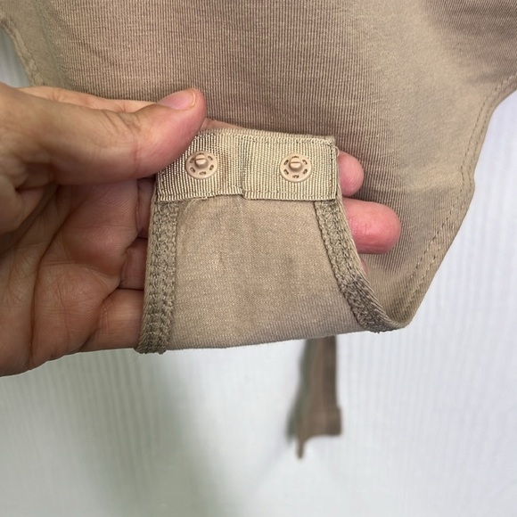 H&M - NWT Cut Out Thong Snap Closure Round Neck Long Sleeve Bodysuit Size Small - Picture 7 of 12